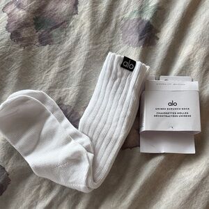 NWT ALO Yoga Classic White Scrunch Socks
